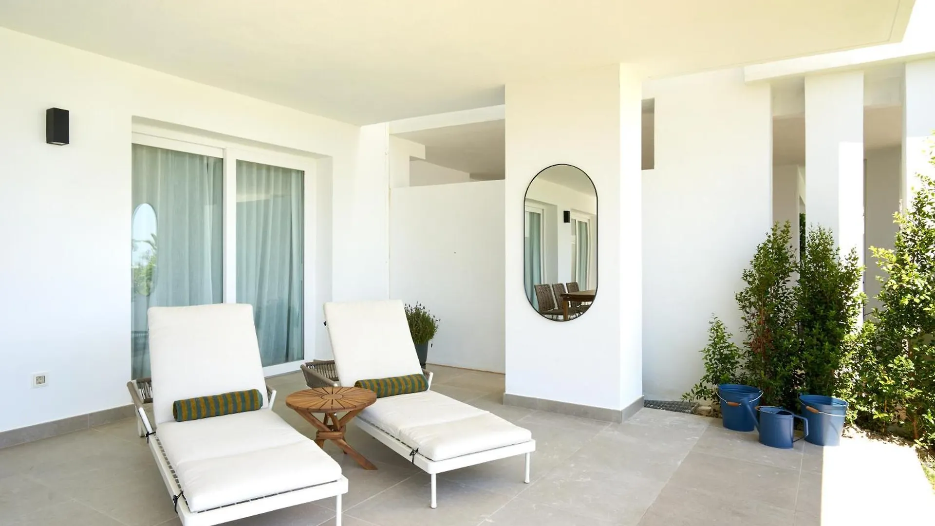 Stylish 2 Bedroom Apartment In Alcazaba Lagoon Εστεπόνα Ισπανία