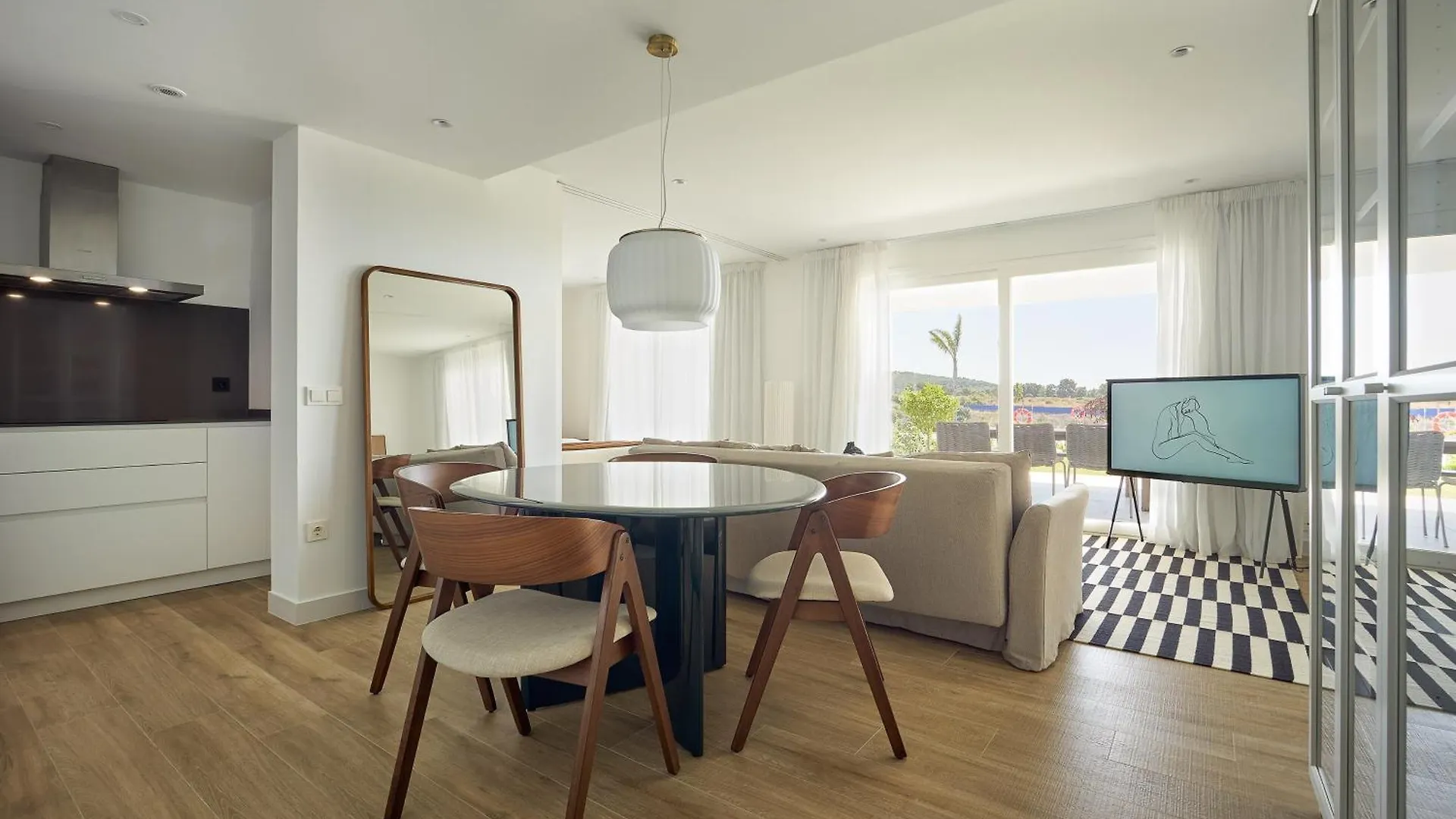 Stylish 2 Bedroom Apartment In Alcazaba Lagoon Εστεπόνα 0*,