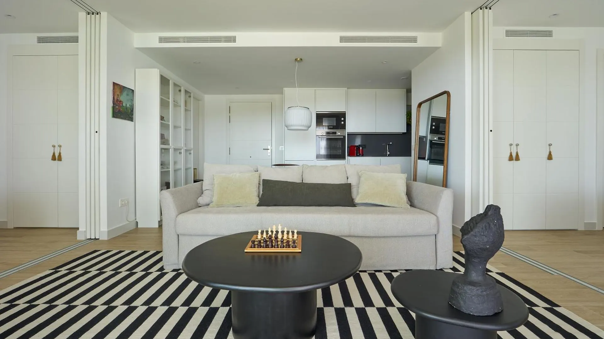 Stylish 2 Bedroom Apartment In Alcazaba Lagoon Εστεπόνα